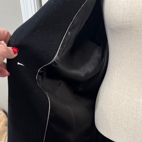 Wool Single Button, Lined Women's Relaxed Coat - Picture 5 of 9